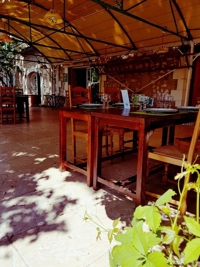Mas Des Vertes Rives Bed & Breakfast Chateauneuf-de-Gadagne Exterior photo